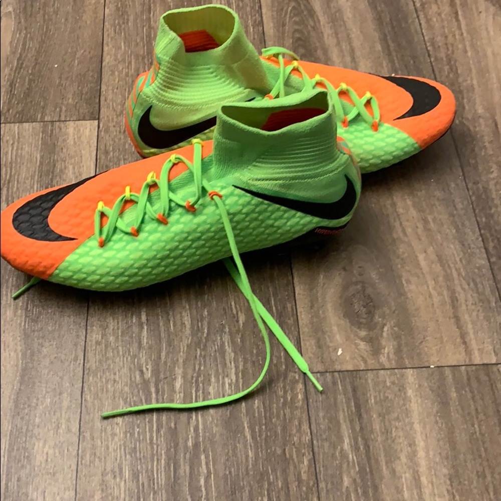 1 pair of hyper venom soccer cleats